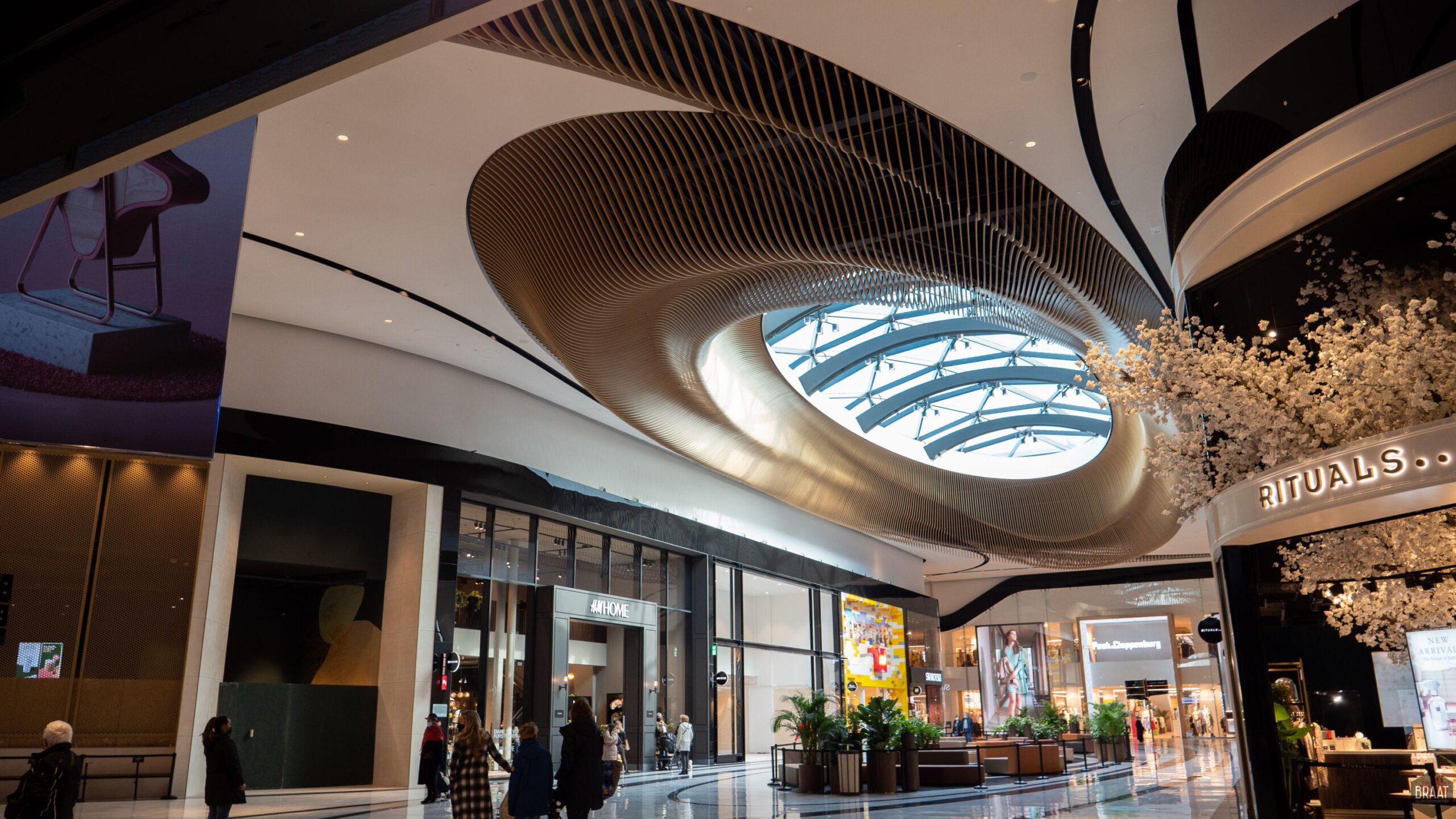 Retail & leisure — daglicht door Braat 1844