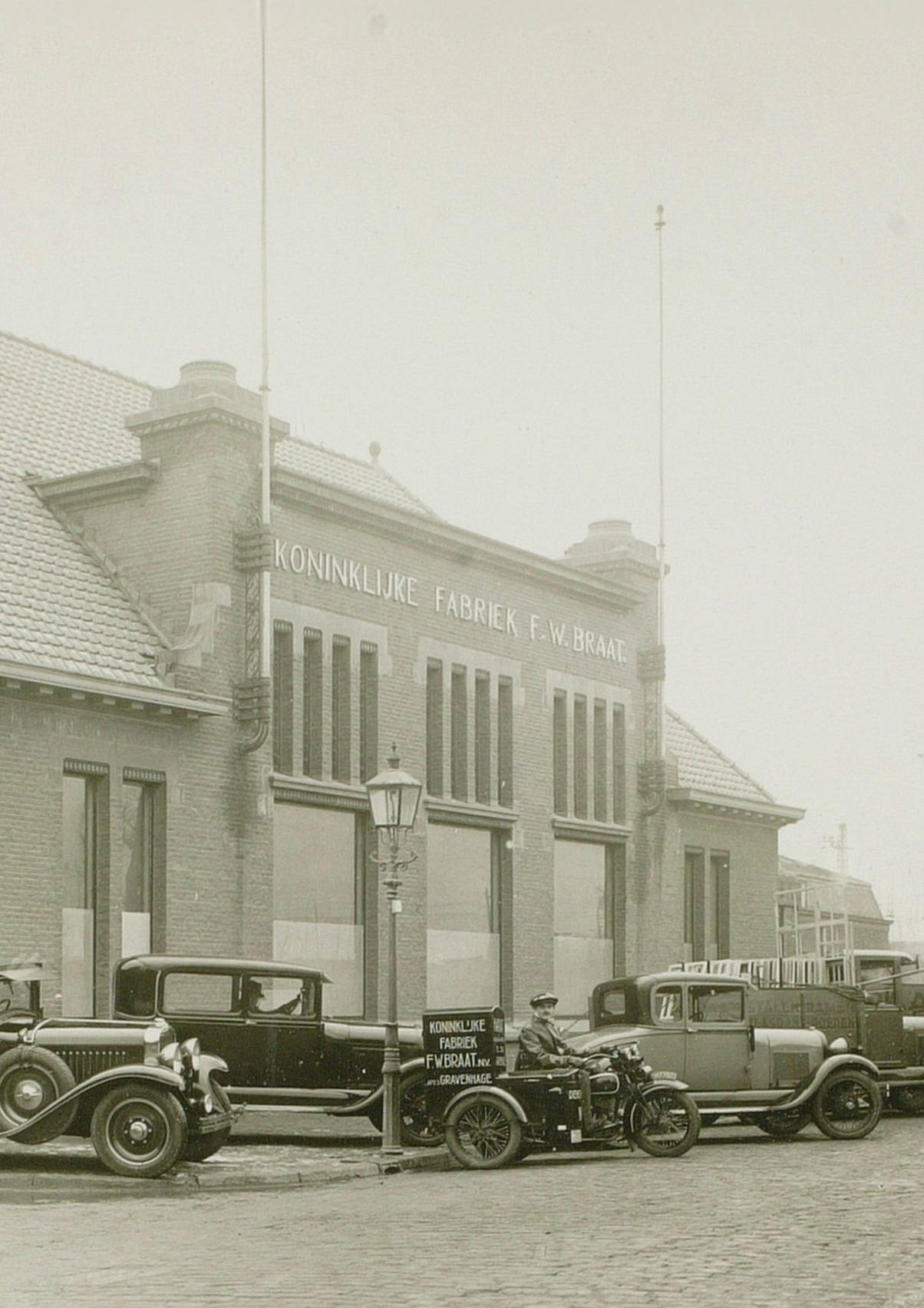De Koninklijke Fabriek F.W. Braat aan de Hooikade in Delft