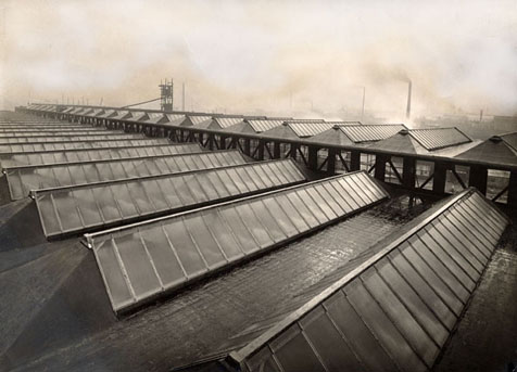 De daken van de fabriek aan de Hooikade