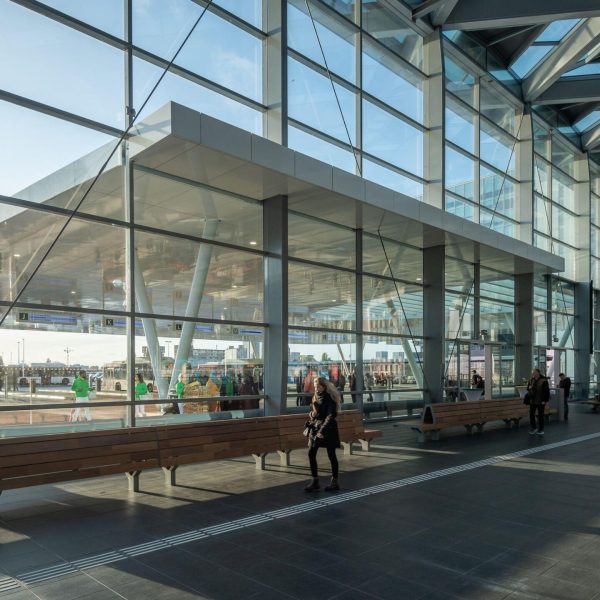 braat-3883-Braat 1844-glaskap-Busplatform Den Haag (2)